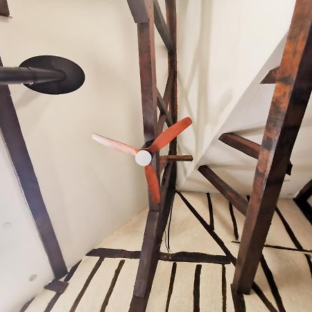 ブールジュLoft Atypique Au Calme Avec Cour Privativeアパートメント エクステリア 写真