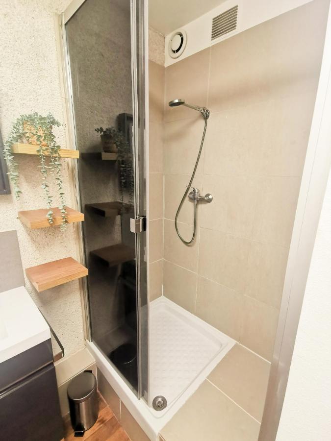 ブールジュLoft Atypique Au Calme Avec Cour Privativeアパートメント エクステリア 写真