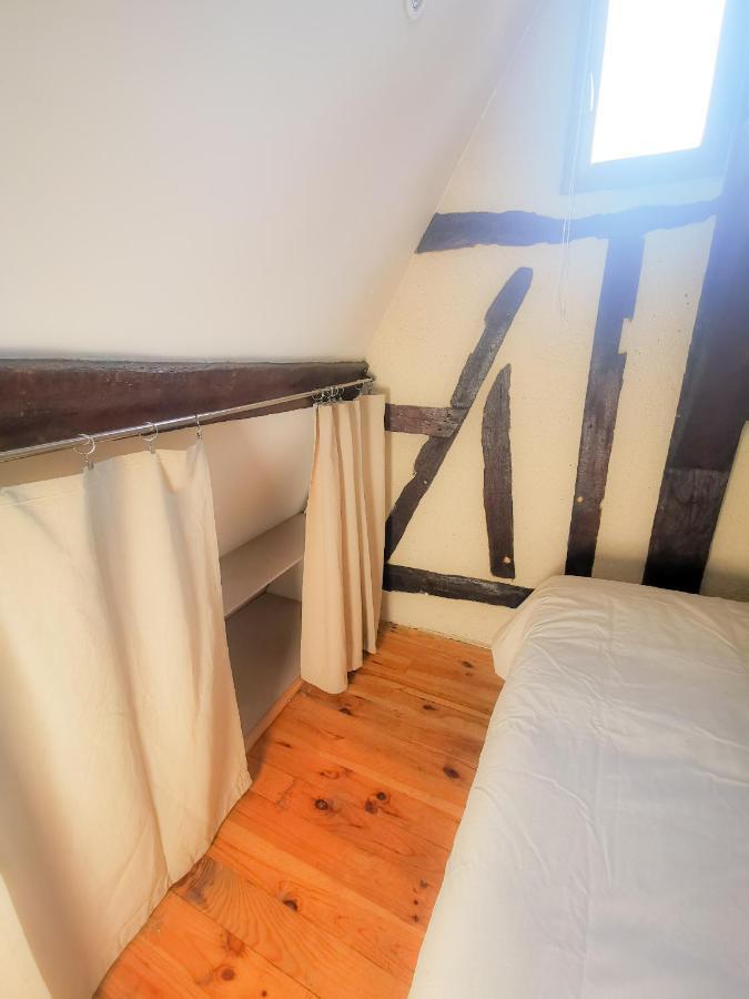 ブールジュLoft Atypique Au Calme Avec Cour Privativeアパートメント エクステリア 写真