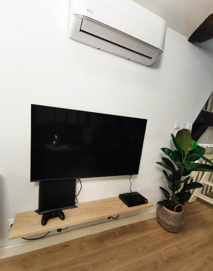 ブールジュLoft Atypique Au Calme Avec Cour Privativeアパートメント エクステリア 写真