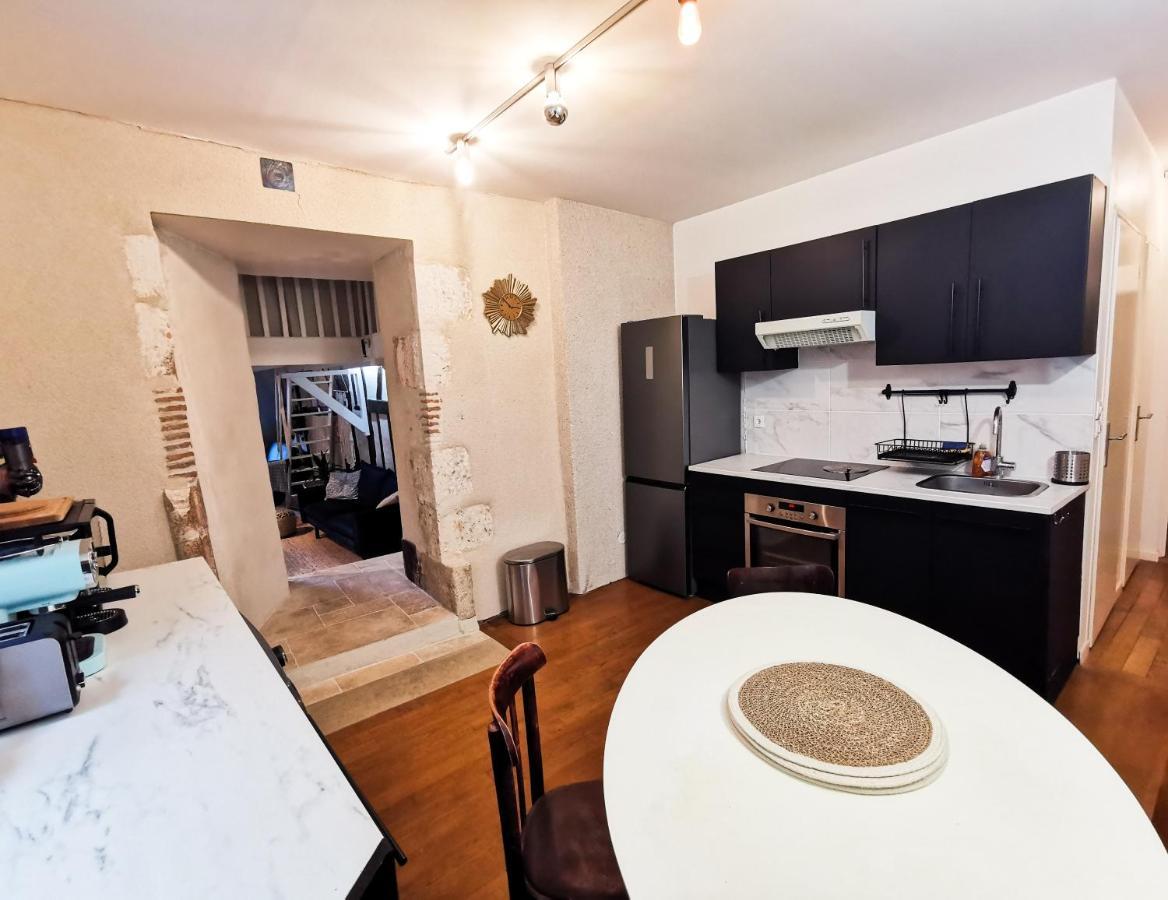 ブールジュLoft Atypique Au Calme Avec Cour Privativeアパートメント エクステリア 写真