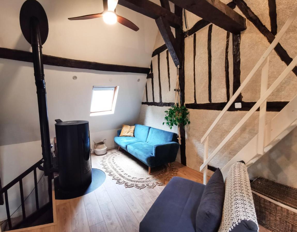 ブールジュLoft Atypique Au Calme Avec Cour Privativeアパートメント エクステリア 写真